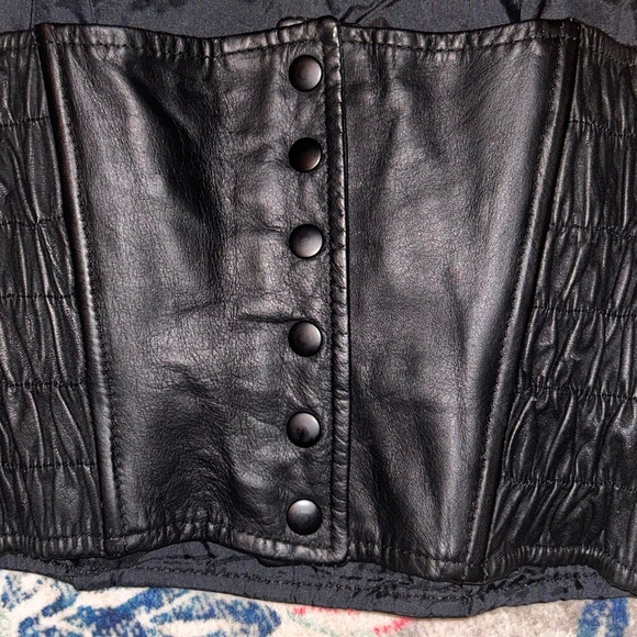 Women's Vintage Leather Top - Picture 4 of 5